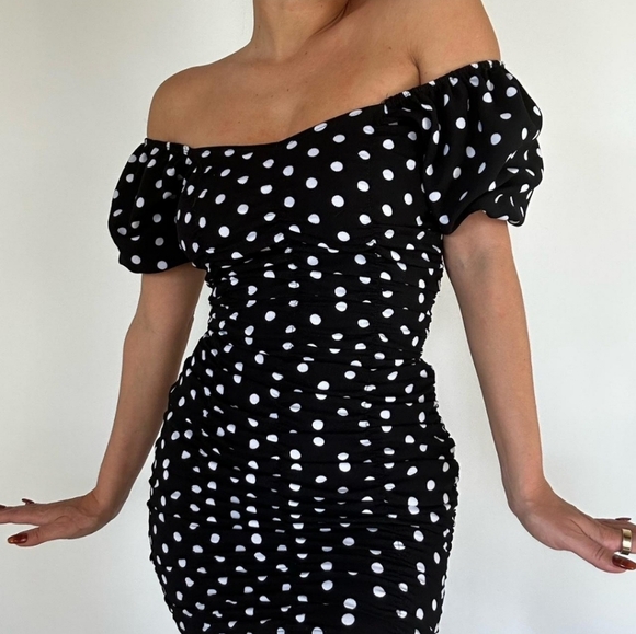 Zara Black & White Polka Dot Ruched Mini Dress with Puff Sleeves - Picture 3 of 14